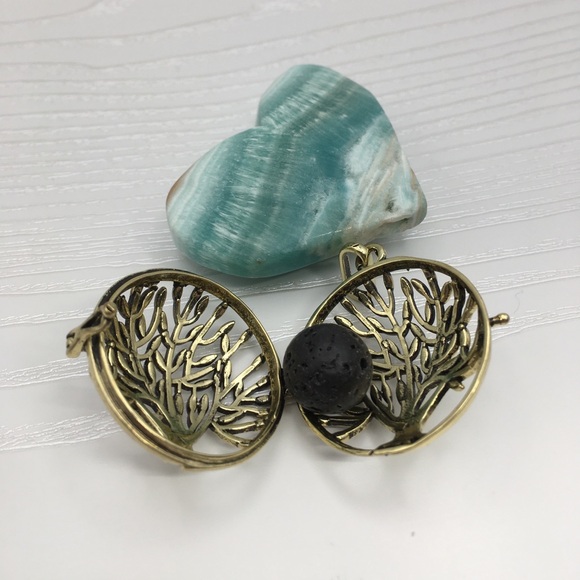 Tree of Life Aromatherapy Brass tone Locket.  Lava stone included. - Picture 2 of 2